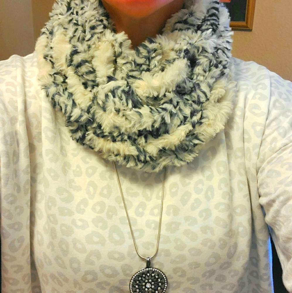 Handmade SOFTEST Faux Fur scarf ever!!